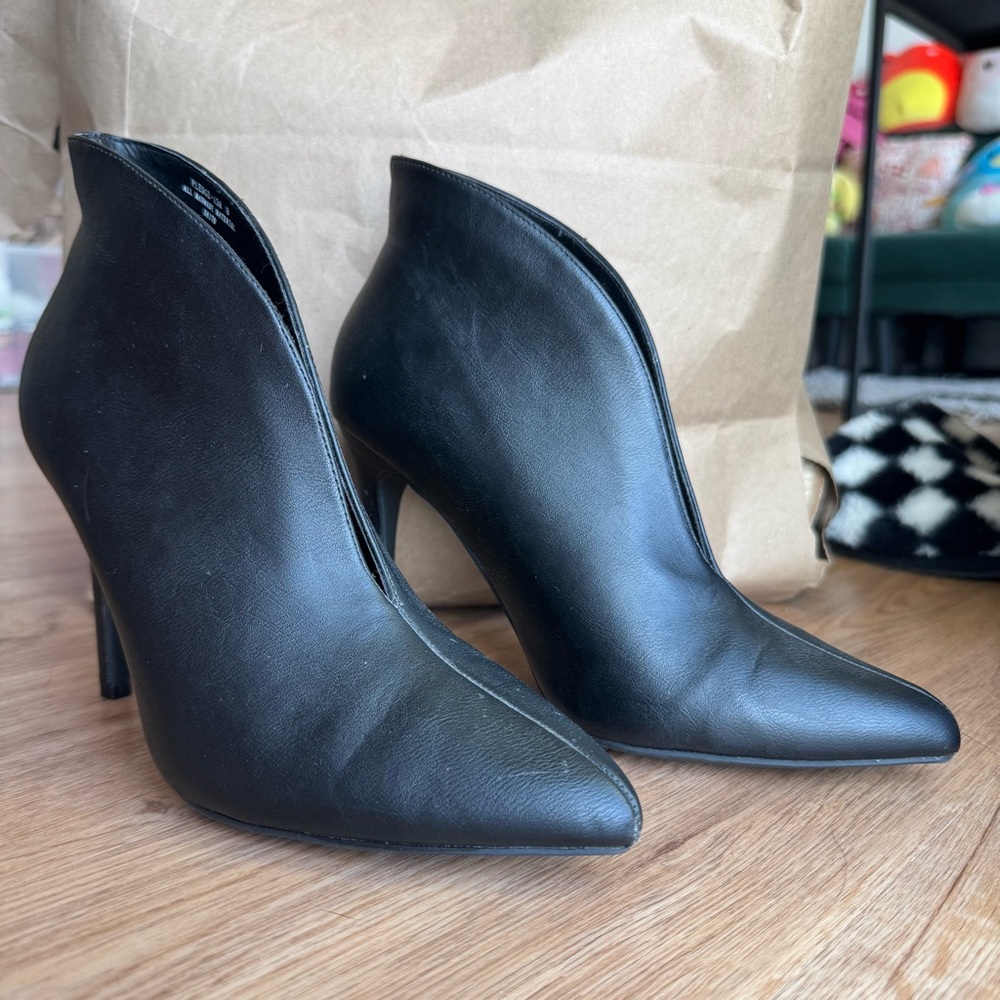 Elegant Black Women's Ankle Boots - Picture 3 of 7